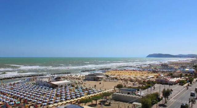 Четырёхместный номер Standard с видом на море Hotel Touring Misano Adriatico