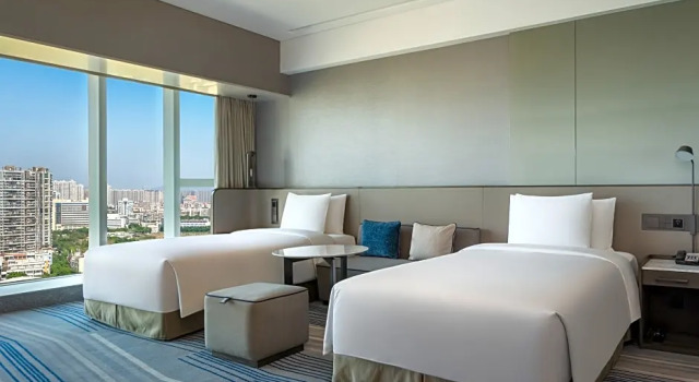 Четырёхместный номер Standard Crowne Plaza Xiamen Jimei Seaview by IHG