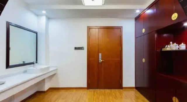 Люкс Luxury Guanshan Garden Ancient Chinese Holiday Inn Zhangjiajie National Forest Park Branch