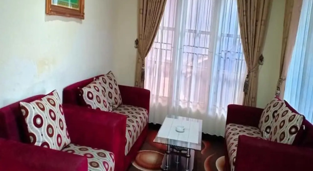 Nina King Homestay, Varaa Hotelli Batu East Java, lähellä Kali Watu Rafting