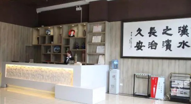 Qingchuang Hotel, Boek Hotel Hotels in Shaanxi met parkeren, Parkeren