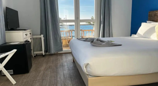 Номер Deluxe Hôtel du Bord de Mer "Le Vanillé"