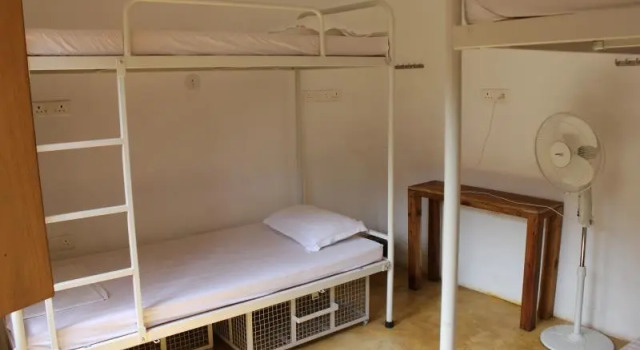 Кровать в общем номере The Old Quarter Hostel