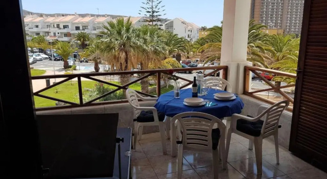 San Marino with heated pool, only 450 meters to the beach, wifi, Prenota Hotel Hotel a Tenerife con piscina, Piscina