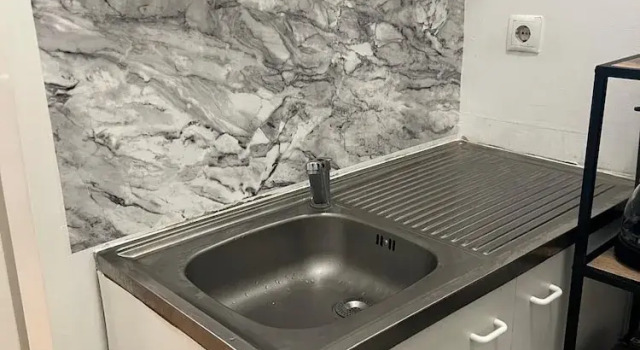Modern 1BR City Apt for 5 Great Location