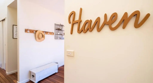 Haven on Bradley, Забронировать Отель Отели в центре Коулс-Бей, в центре