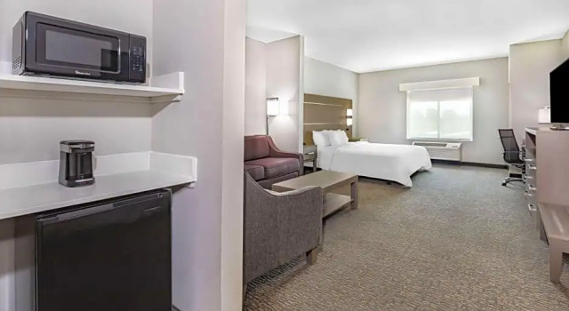 Люкс La Quinta Inn & Suites by Wyndham Jackson-Cape Girardeau