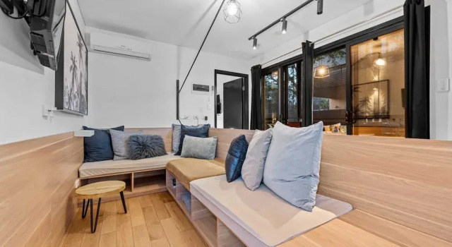 Stylish New Farm Apartment With Courtyard, Забронировать Апартаменты/квартира Апартаменты Брисбна, рядом с Тиволи, Апартаменты/квартира