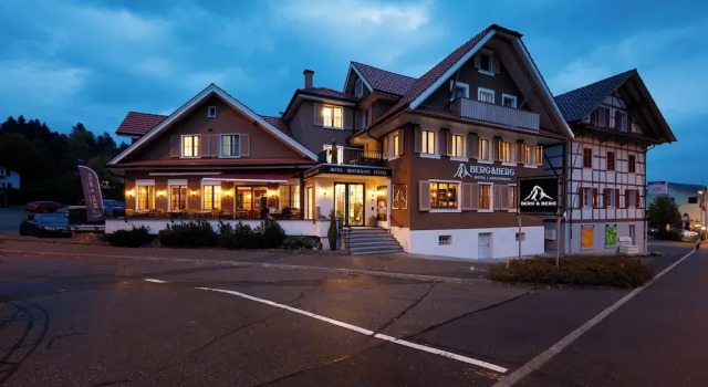 BERG & BERG Hotel - Hellbühl Self-Check-in, Забронировать Отель Нойенкирх Зурзе