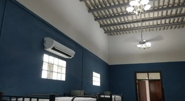 Кровать в общем номере Hostal Xiinbal Merida