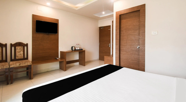 Capital O 86823 Hotel Subhadarsan