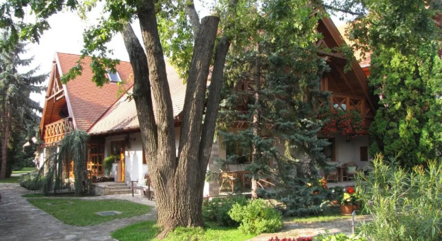 Tölgyes Apartment