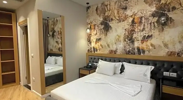 Номер Deluxe с балконом LORD Hotel
