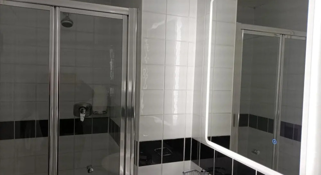 Трёхместный номер Standard Tom Dick and Harriets Accommodation