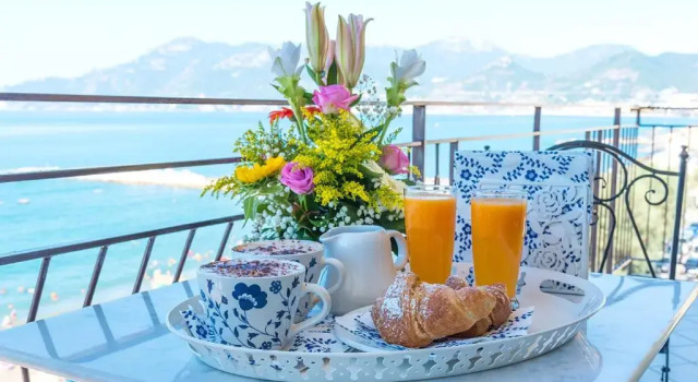 B&B Tramonto Sul Mare (Adults Only), Book Bed and Breakfast Hoteller i Salerno med parkering, Parkering