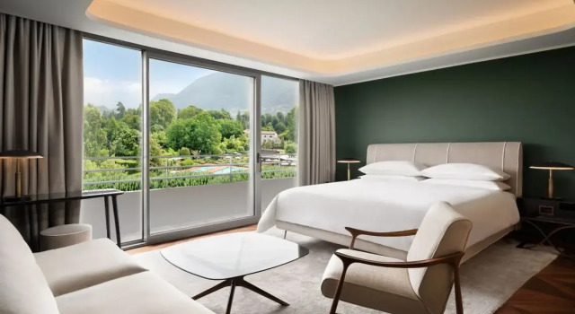 Двухместный полулюкс c 1 комнатой Sheraton Lake Como Hotel