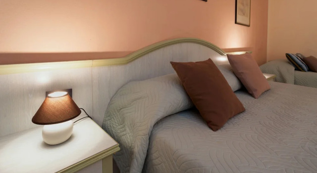 Четырёхместный номер Classic с балконом B&B Al Piazza Marina