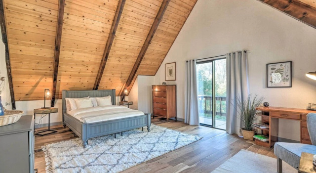 Modern Groveland Chalet ~ 25 Mi to Yosemite!, Book Chalet Pine Mountain Lake USA