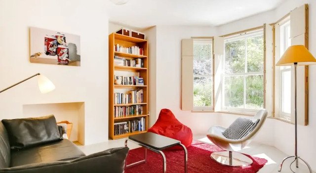 Апартаменты Stylish, Bright Apartment w/ Private Garden