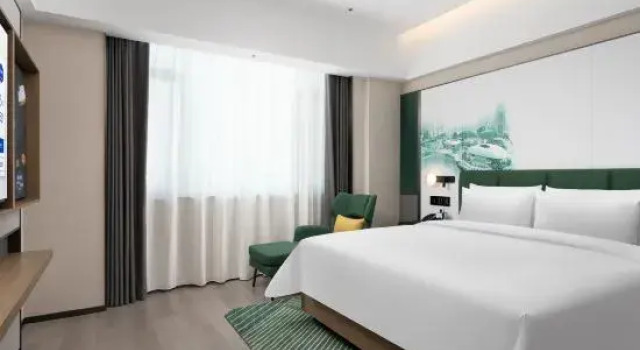 Люкс Business Hampton by Hilton Korla