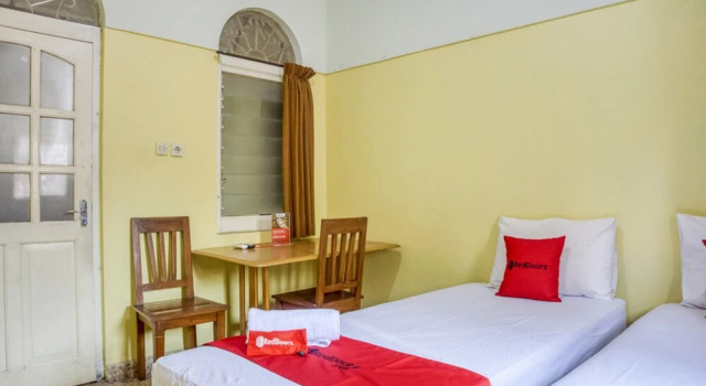 Kota Kembang by RedDoorz