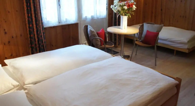Трёхместный номер Standard Hotel Alpina