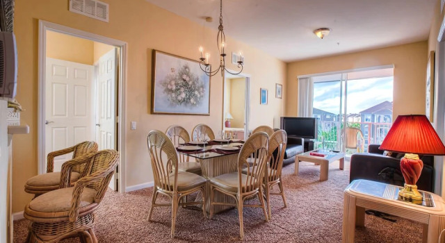 Newly Remodeled Lakeview Penthouse, Near Conv. Ctr