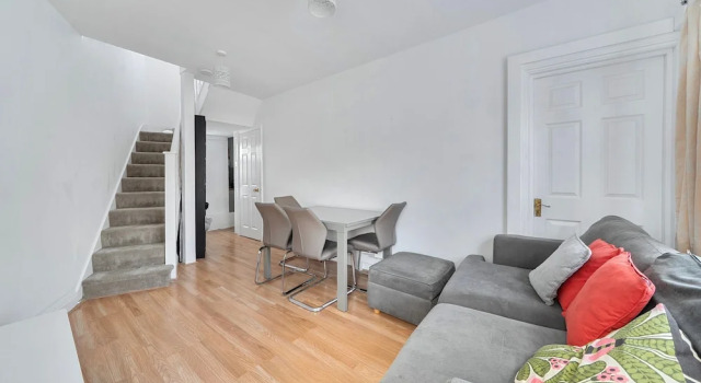 Near Airport - Pets - Parking - Wifi - Sleeps 2, Забронировать Дом для отпуска Виллы Большого Лондона, Вилла