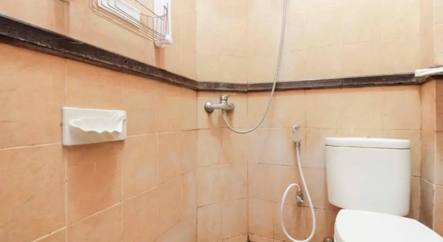Двухместный номер Standard RedDoorz @ Cilandak Timur