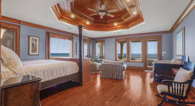 The Gayosa House 9BR Beachfront Oasis With Private Pool Hot Tub, Varaa Lomakoti Huvilat kohteessa Alabama, Villa