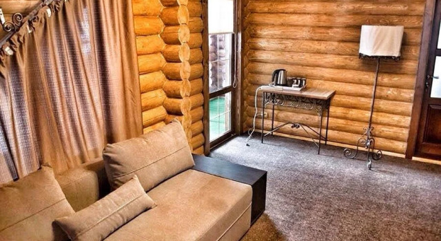 Lisova Kazka, Prenota Hotel Zhdeniyevo 