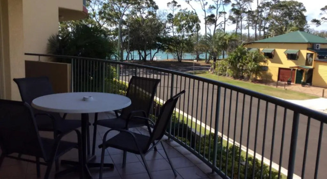 Апартаменты Alexander Beachfront Apartments