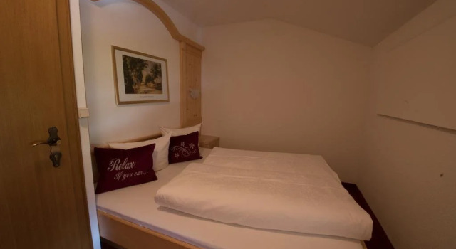Chasa Baschenowa, Rezerwuj Hotel Hotele w Tyrol z parkingiem, Parking