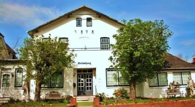 App-6-mit-suedbalkon-in-strandnaher-lage-baederstil-villa-in-wenningstedt-sylt