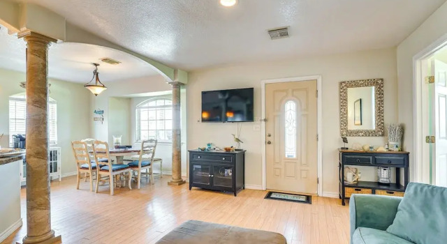 Intracoastal Views & Deck: Surfside Beach Home, Varaa Lomakoti Mökit kohteessa Houston, Mökki