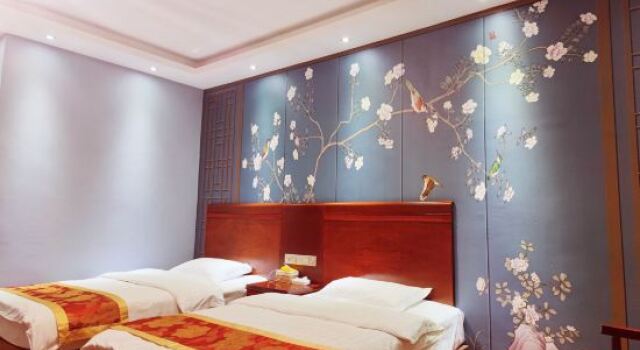 Luoping Bixiang Express Hotel