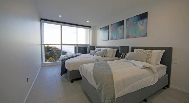 Апартаменты Premium с 2 комнатами с балконом Golden Sands on the Beach - Absolute Beachfront Apartments