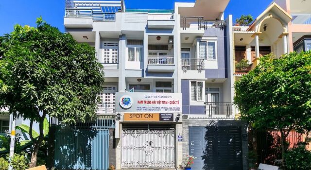 OYO 760 Ceo House Homestay - Hostel, Забронировать Хостел Отели провинции Хошимина с парковкой, Парковка