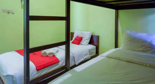 Люкс RedDoorz near Institut Pertanian Yogyakarta