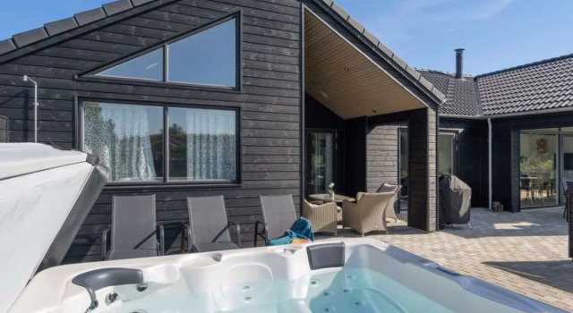 "Annerose" - 4km from the sea in Western Jutland, Book Hotel Hotels in Midtjylland with a Pool, Swimming Pool
