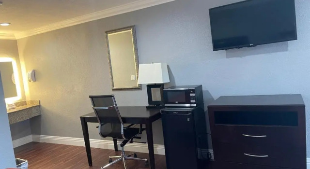 Legacy inn & suites, Забронировать Отель Отели Гарден-Гроув с парковкой, Парковка