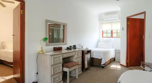 Семейный номер Standard Houw Hoek Hotel