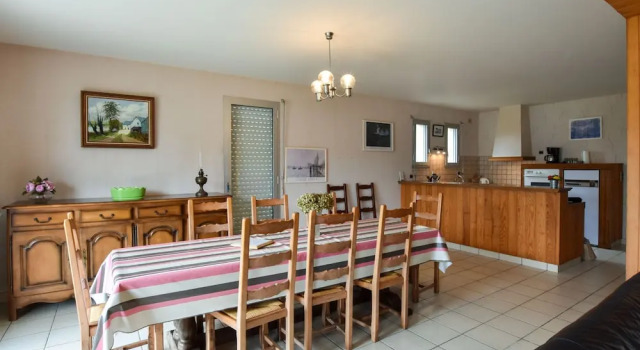 Holiday Home in Ambon With Bar, Balcony, Terrace,garden, BBQ, Prenota Hotel Ambon Morbihan