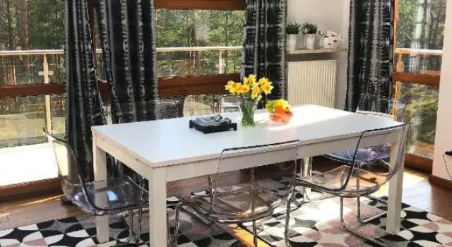 Apartament z prywatnym tarasem na dachu Ogień 8 Jurata, Varaa Huoneisto Hotellit Pommeri pysäköinnillä, Pysäköinti
