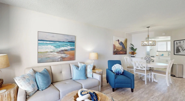 1BR Stylish Condo w/ Ocean Views, Pool, Забронировать Апартаменты/квартира Апартаменты Нью-Смирна-Бич, рядом с Парк 27 Авеню, Апартаменты/квартира