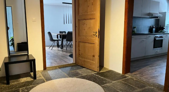 Schöne, sonnige Parterrewohung 3 Zi. mit Garten, Book Hotel Poschiavo 