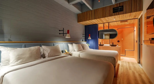 Четырёхместный люкс The Somos Bold Hotel