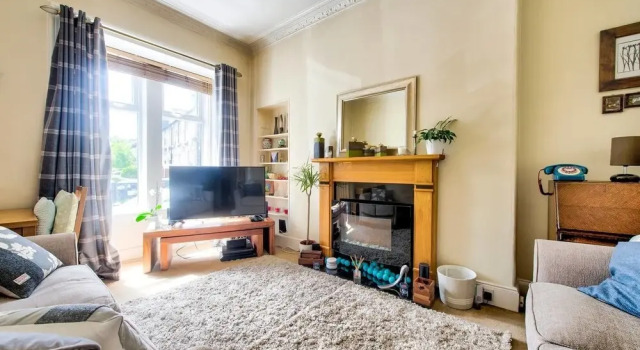 Cute Private Door 2 Bed Apartment on Easter Road, Забронировать Апартаменты/квартира Эдинбург Midlothian, рядом с Холирудское абатство