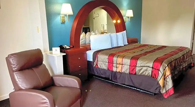 Двухместный люкс Luxury Inn & Suites