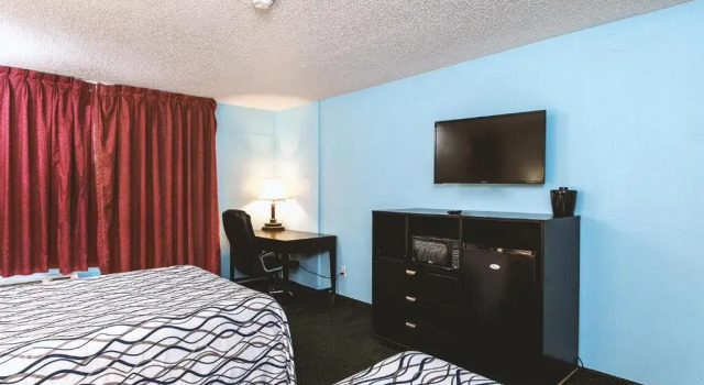Двухместный люкс Blue Way Inn & Suites Wichita East